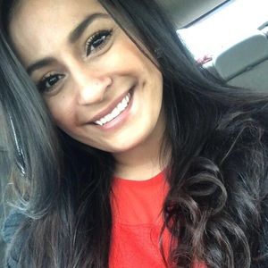 Meet your Posher, Vanessa